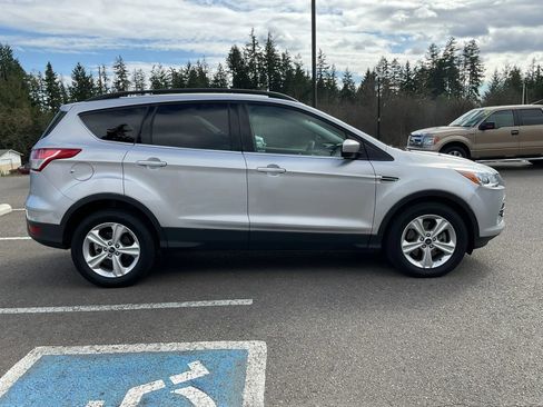 Used 2016 Ford Escape SE w/ Equipment Group 201A AWD/4WD image 6