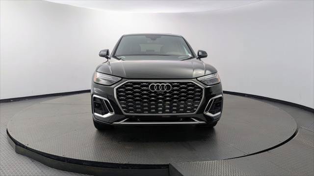 Used 2021 Audi Q5 2.0T Premium Plus w/ Premium Plus Package AWD/4WD image 12