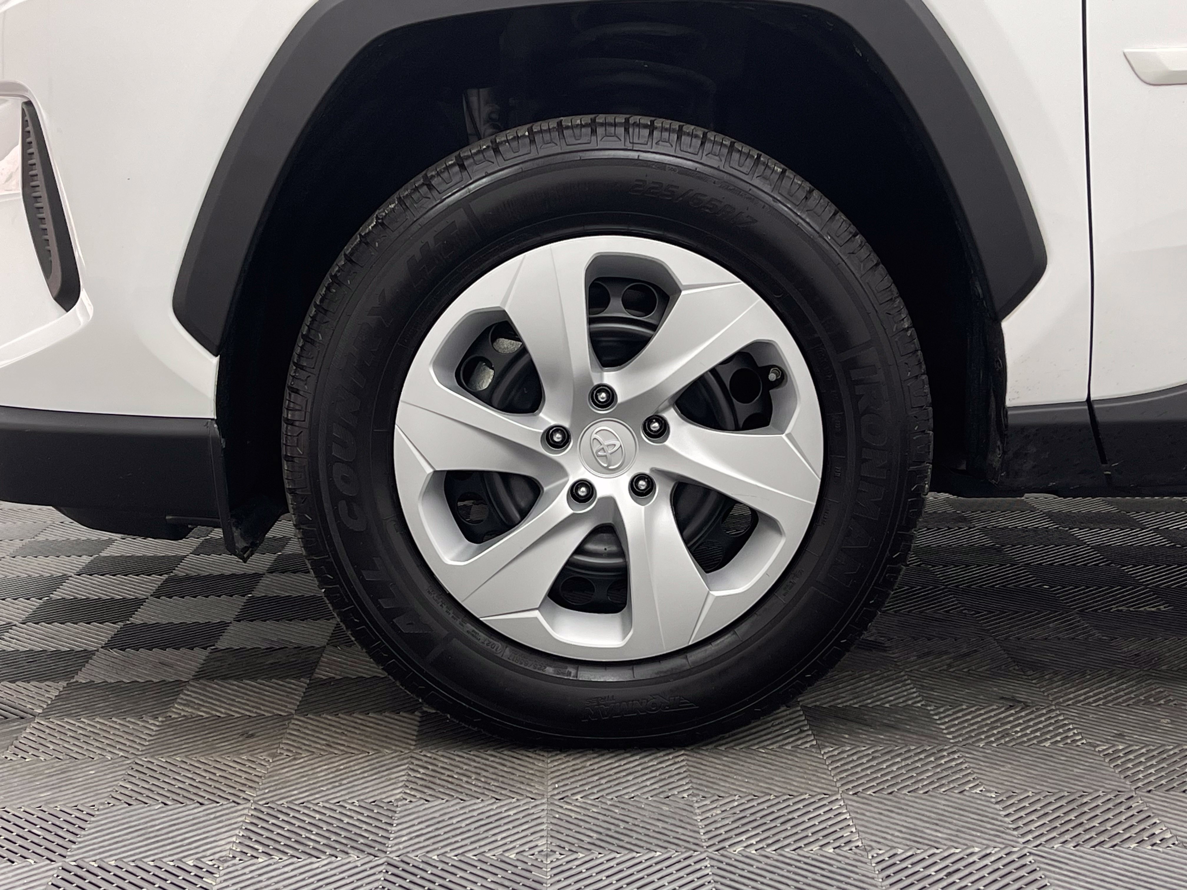 Used 2024 Toyota RAV4 LE FWD image 12