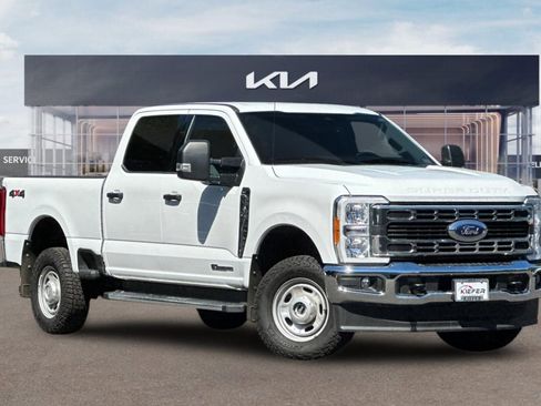 Used 2023 Ford F250 XLT AWD/4WD image 2