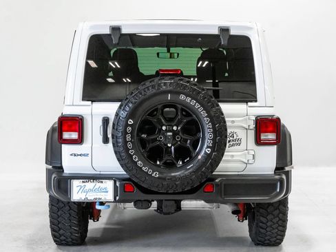 Used 2023 Jeep Wrangler Unlimited w/ Sun & Screen Package AWD/4WD image 30