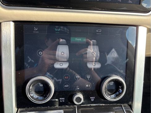 Used 2019 Land Rover Range Rover Supercharged AWD/4WD image 33