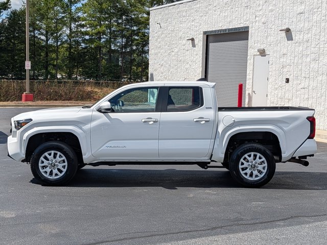 Used 2024 Toyota Tacoma SR5 AWD/4WD image 4