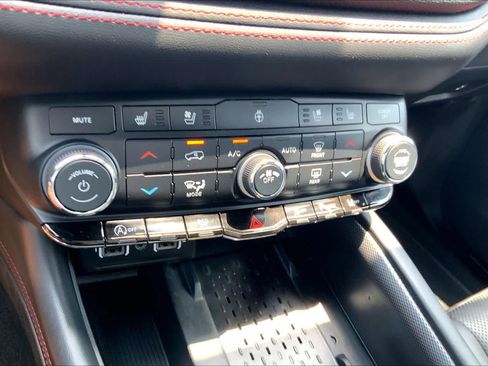 Used 2026 Dodge Durango GT AWD/4WD image 32