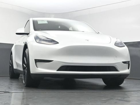Used 2021 Tesla Model Y Long Range AWD/4WD image 46