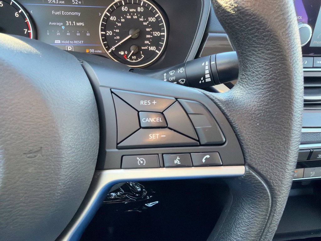 Used 2024 Nissan Altima 2.5 SV FWD image 8