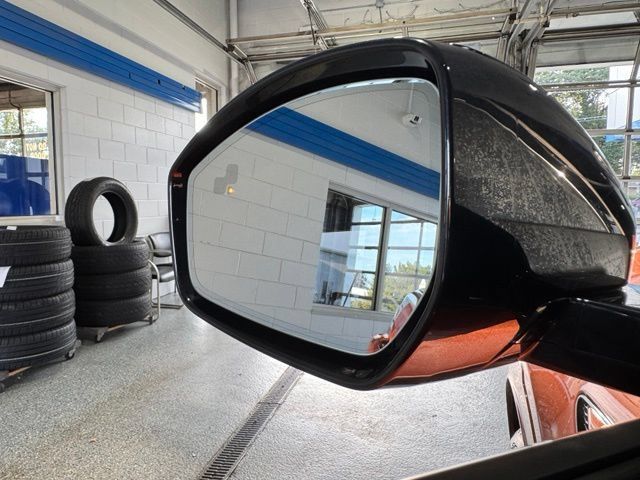 Used 2021 Land Rover Discovery Sport SE R-Dynamic AWD/4WD image 25