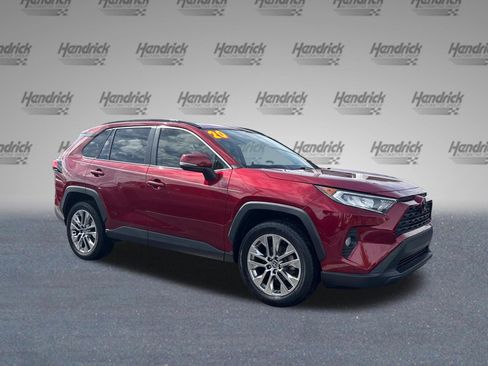 Used 2020 Toyota RAV4 XLE Premium FWD image 2