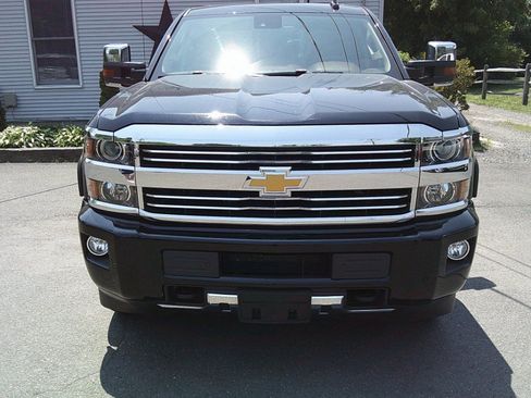 Used 2016 Chevrolet Silverado 2500 High Country w/ High Country Premium Package AWD/4WD image 10
