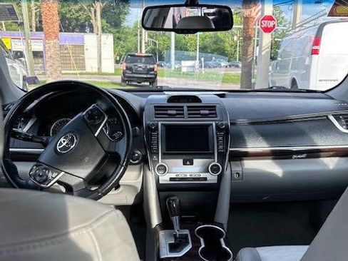Used 2012 Toyota Camry XLE FWD image 14