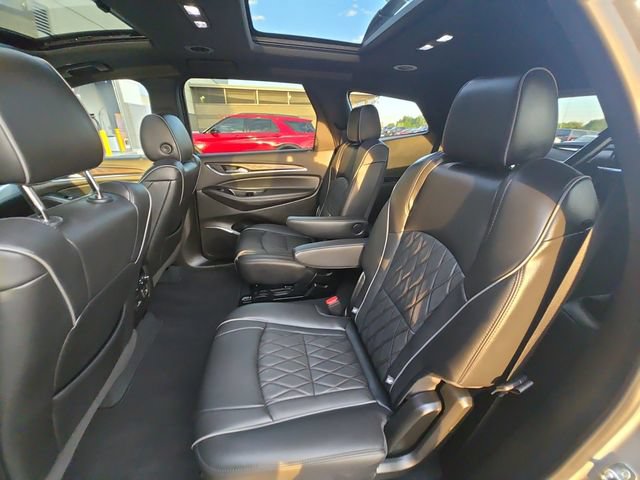 Used 2023 Buick Enclave Avenir w/ Avenir Technology Package AWD/4WD image 22