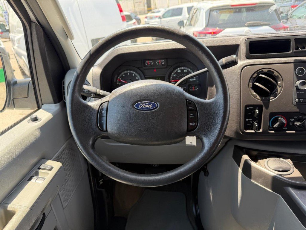 Used 2011 Ford E-350 and Econoline 350 XLT RWD image 27