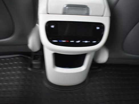 New 2026 Hyundai Ioniq 9 SEL image 13