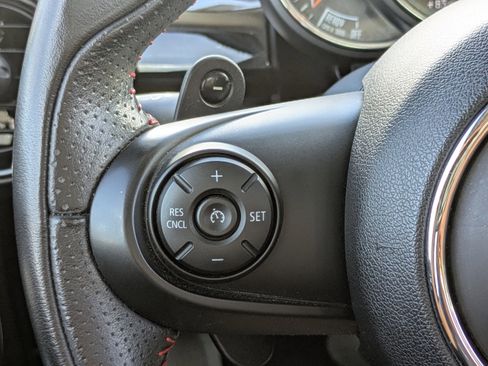 Used 2019 MINI Cooper S w/ Premium Package image 30