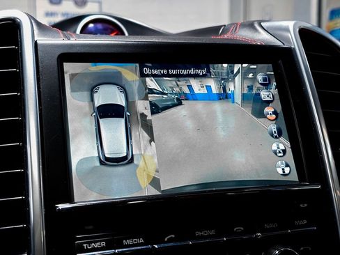 Used 2015 Porsche Cayenne Turbo image 26