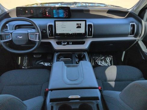 Certified 2025 Ford Expedition Max Active AWD/4WD image 15