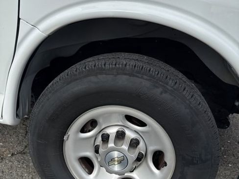 Used 2023 Chevrolet Express 3500 w/ Power Convenience Package image 12