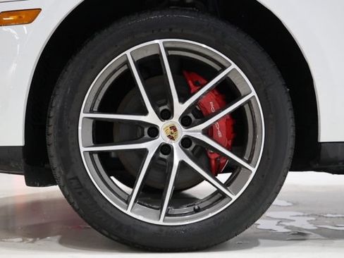 Used 2023 Porsche Macan S AWD/4WD image 9