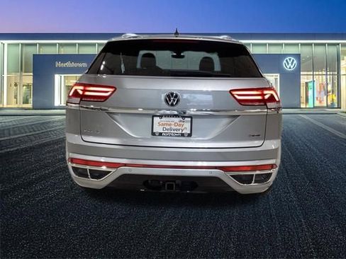 Used 2021 Volkswagen Atlas Cross Sport SEL R-Line AWD/4WD image 28