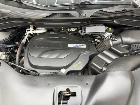 Used 2017 Honda Pilot Touring image 7