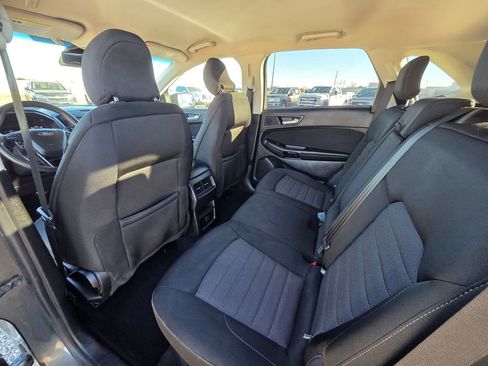 Used 2019 Ford Edge SE image 24