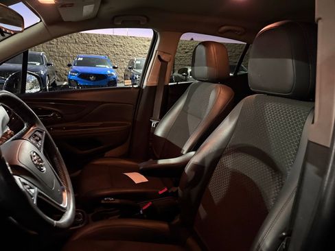 Used 2022 Buick Encore Preferred w/ Safety Package II image 12