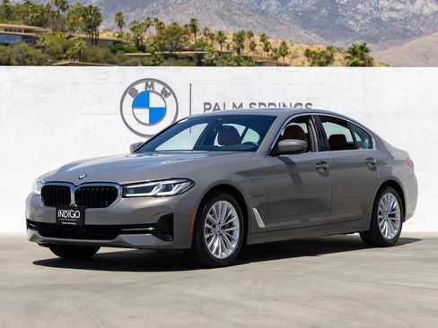 Used 2021 BMW 530e w/ Premium Package RWD image 1