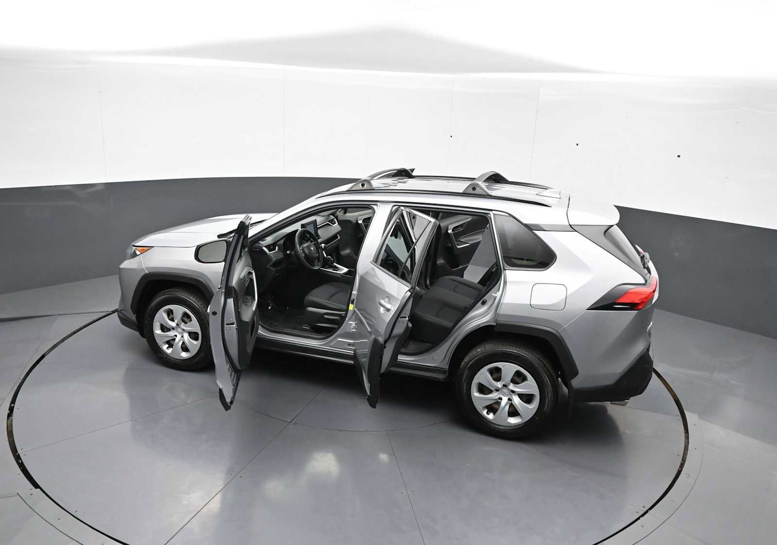 Used 2021 Toyota RAV4 LE AWD/4WD image 42