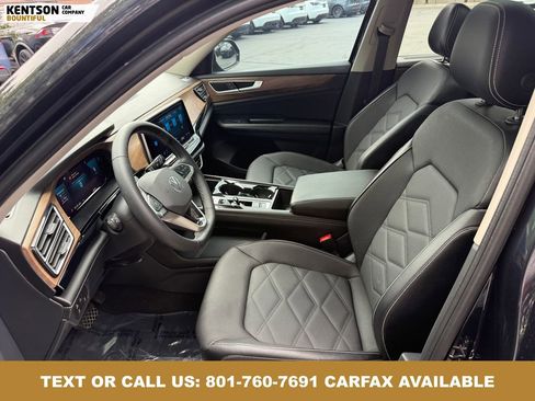 Used 2024 Volkswagen Atlas SE AWD/4WD image 29