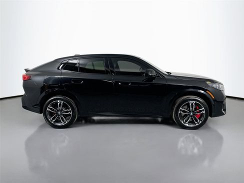 New 2026 BMW X2 xDrive28i AWD/4WD image 4
