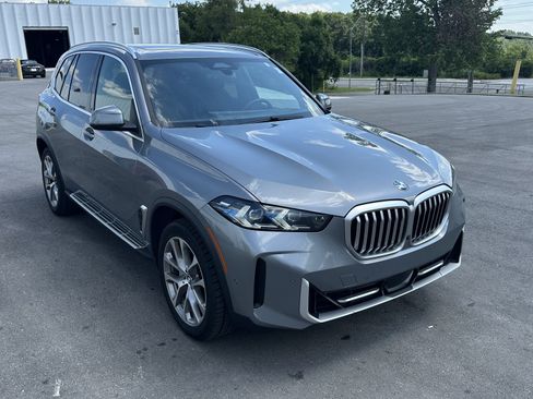 Used 2024 BMW X5 xDrive40i w/ Premium Package AWD/4WD image 2