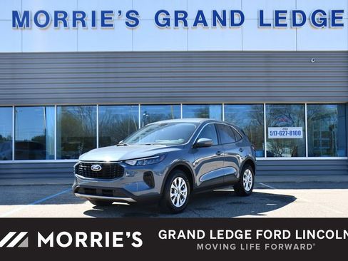 Used 2023 Ford Escape Active w/ Tech Pack #2 AWD/4WD image 1