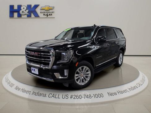 Used 2024 GMC Yukon SLT w/ SLT Luxury Package AWD/4WD image 3