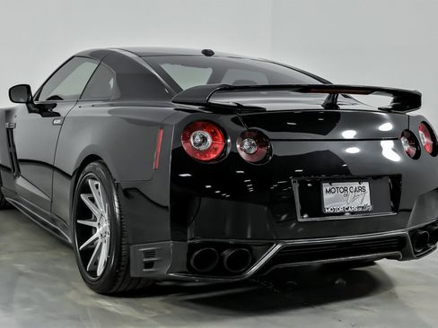 Used 2012 Nissan GT-R Black Edition image 10