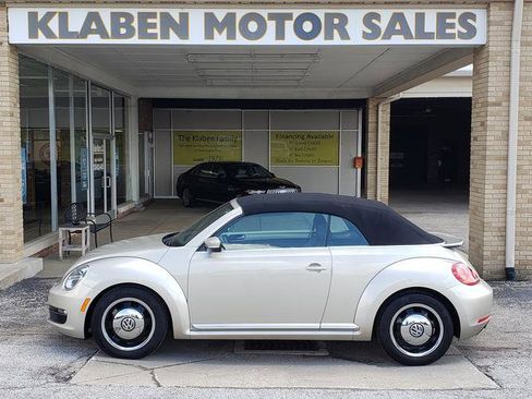 Used 2013 Volkswagen Beetle 2.5 FWD image 2