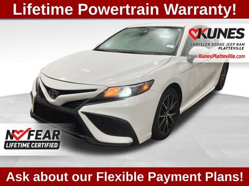 Used 2024 Toyota Camry SE image 4