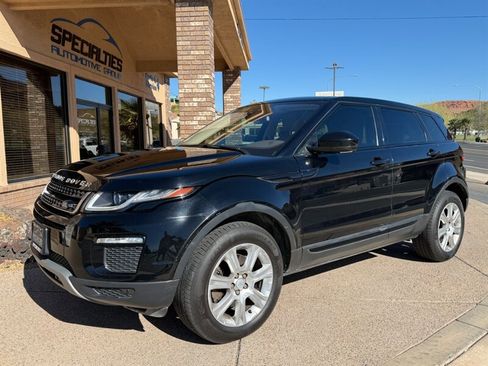 Used 2017 Land Rover Range Rover Evoque SE image 8