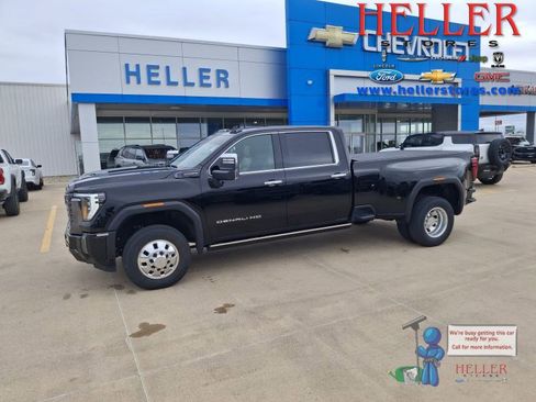 Used 2024 GMC Sierra 3500 Denali Ultimate AWD/4WD image 1