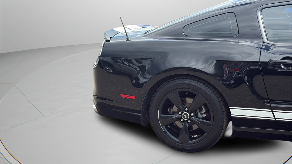 Used 2013 Ford Mustang GT RWD image 25