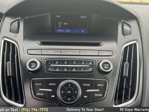 Used 2015 Ford Focus SE w/ Equipment Group 201A FWD image 16