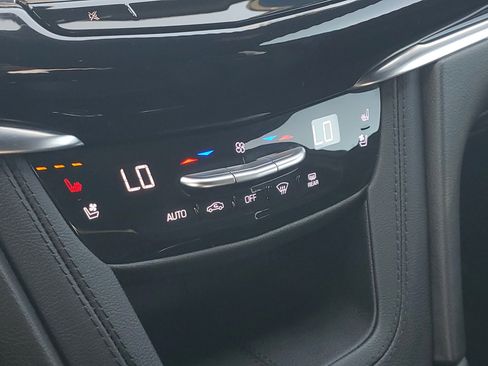 Used 2025 Cadillac XT6 Sport w/ LPO, Red Accent Package AWD/4WD image 31