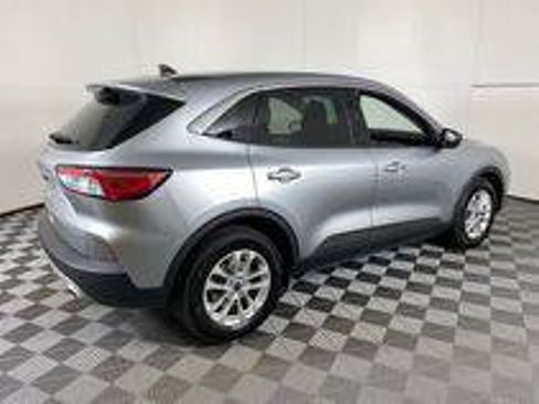 Used 2022 Ford Escape SE w/ Cold Weather Package FWD image 15
