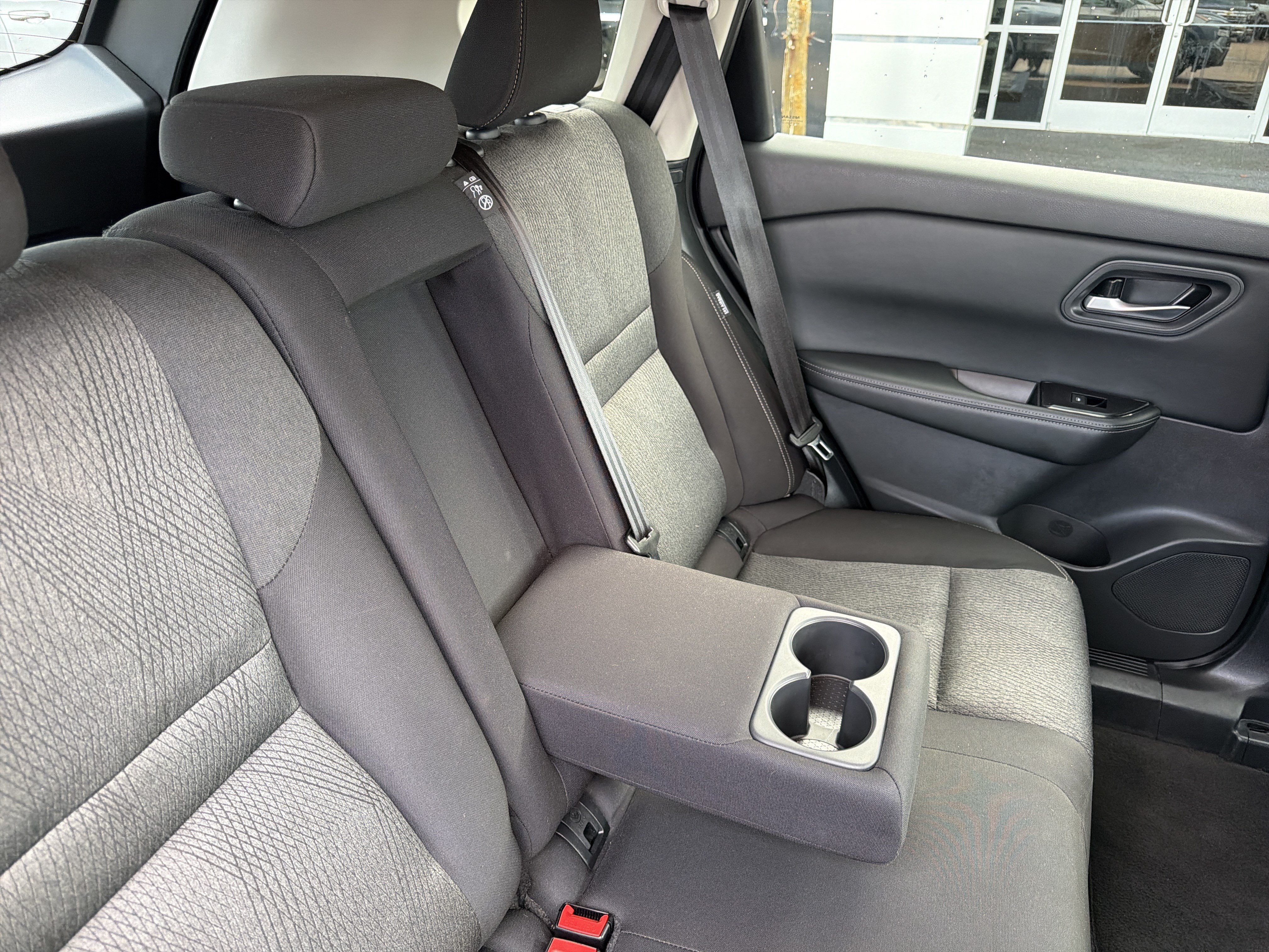 Used 2025 Nissan Rogue SV AWD/4WD image 10