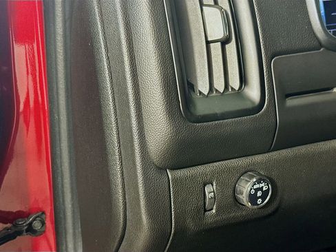 Used 2017 Chevrolet Colorado LT w/ LT Convenience Package RWD image 10