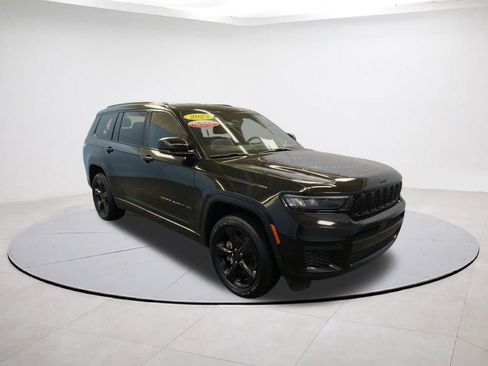 Used 2023 Jeep Grand Cherokee L Laredo image 1