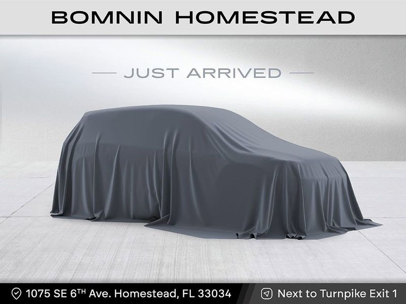 Used 2017 Chevrolet Traverse LT image 1