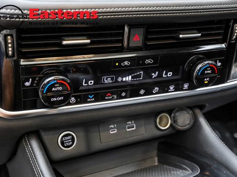 Used 2022 Nissan Rogue SL w/ SL Premium Package image 46