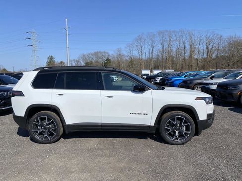 New 2026 Jeep Cherokee Overland w/ Trailer Tow Group image 2