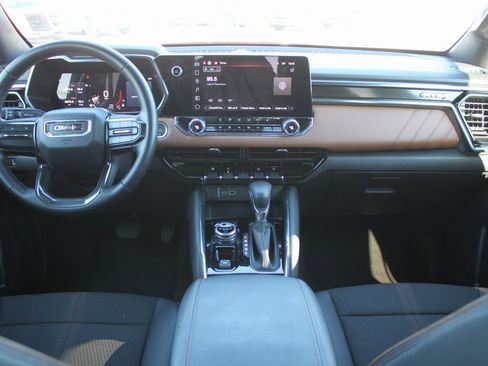 Used 2024 GMC Canyon AT4 w/ Canyon Safety Plus Package image 8