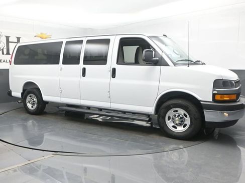 New 2025 Chevrolet Express 3500 LT w/ LT Preferred Equipment Group RWD image 6